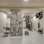 Apartment R & R