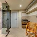 R & R Apartment