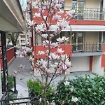 R & R * Sofia