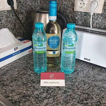 Апартаменты R & R *