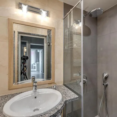 Апартаменты R & R