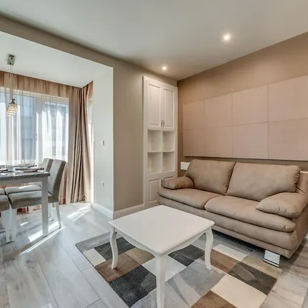 R & R Apartment